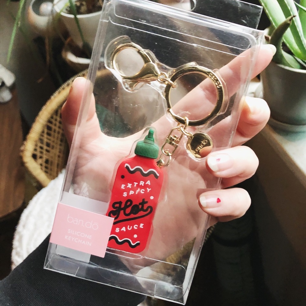 Ban.dō silicone mini hot sauce key chain
